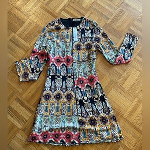 NWT Alice + Olivia patterned long sleeve short dress size 6